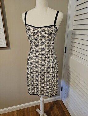 Nanette Lepore Black & White Embroidered Bodycon Dress – Size 8 – NWOT